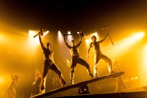 Circus 1903 Hammer Guys